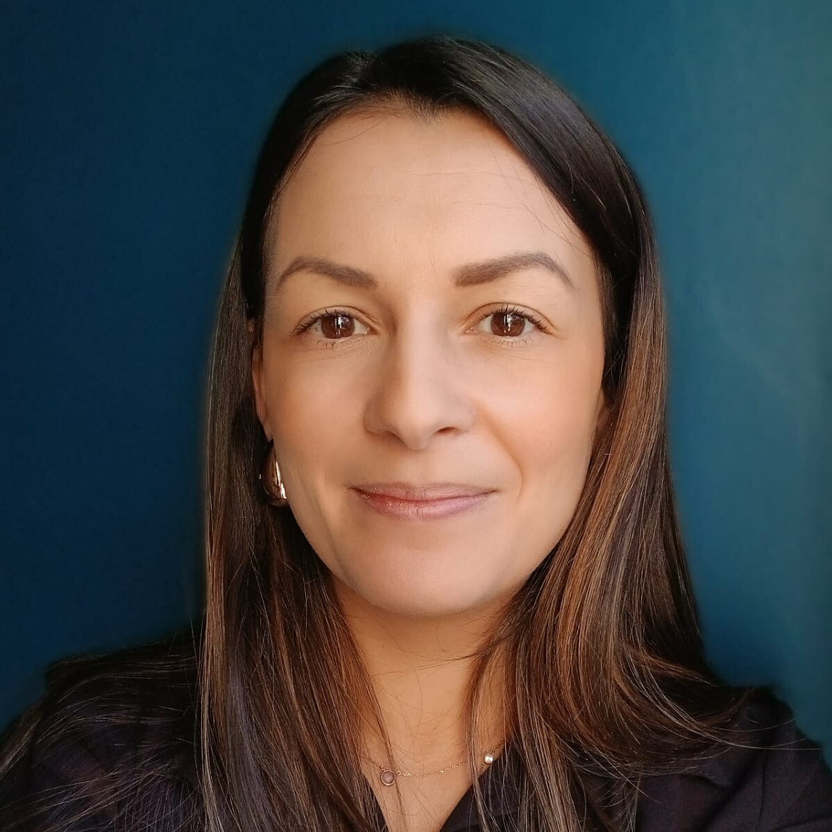 Photo de Mahdia Lakrouf Girard, collaboratrice du cabinet